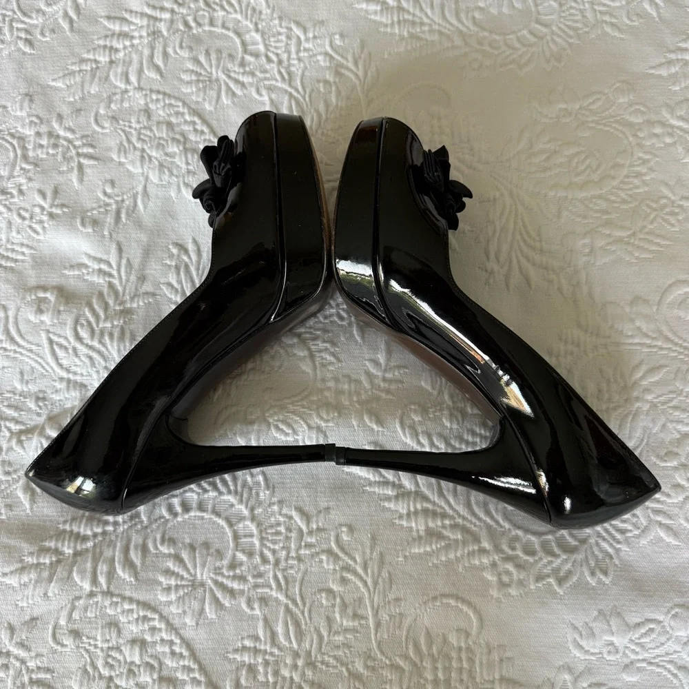 Stuart WEITZMAN Black Patent Leather peep toe Heels Size 8.5